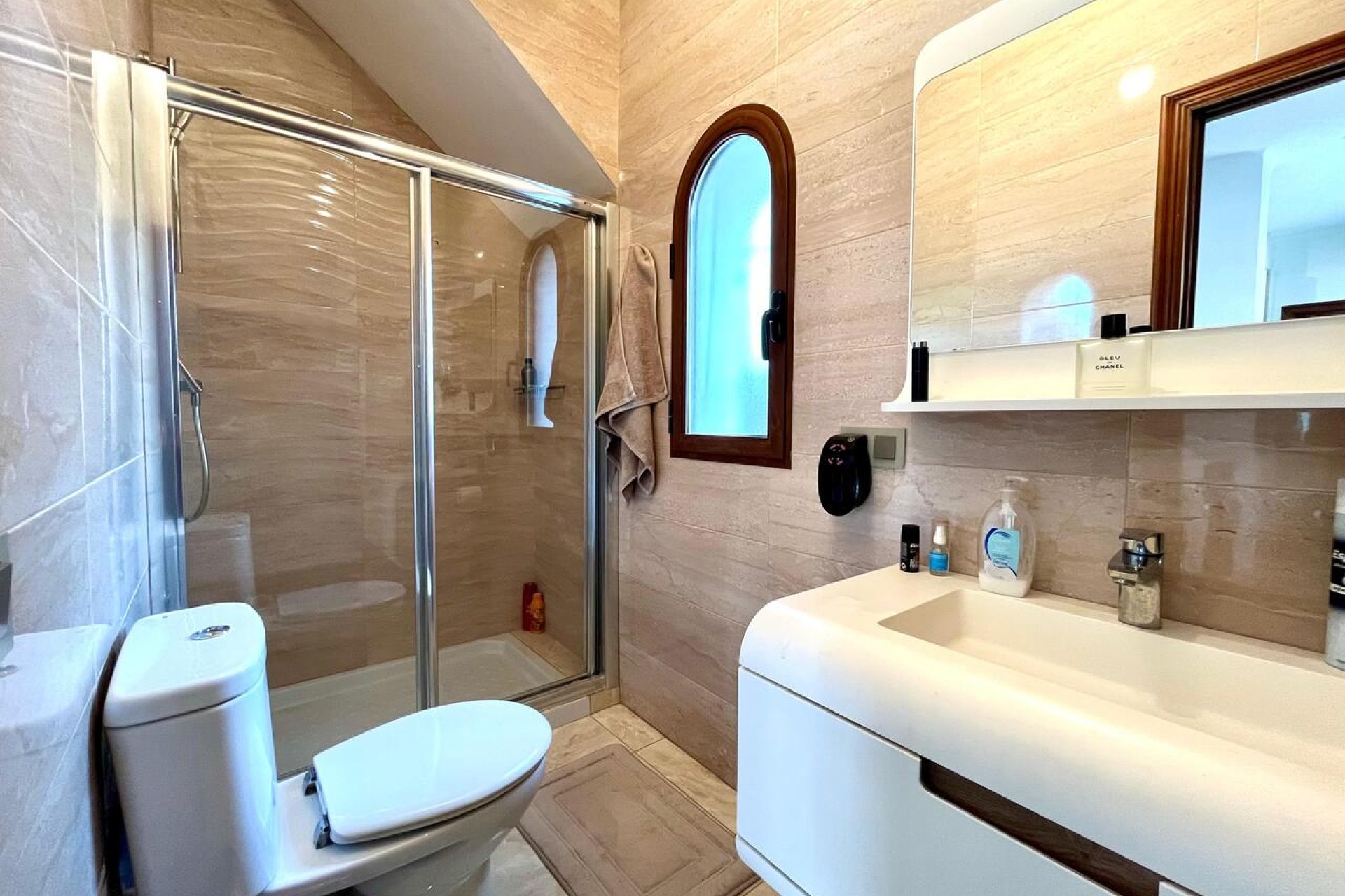 Resale - Villa -
Villamartin - Costa Blanca