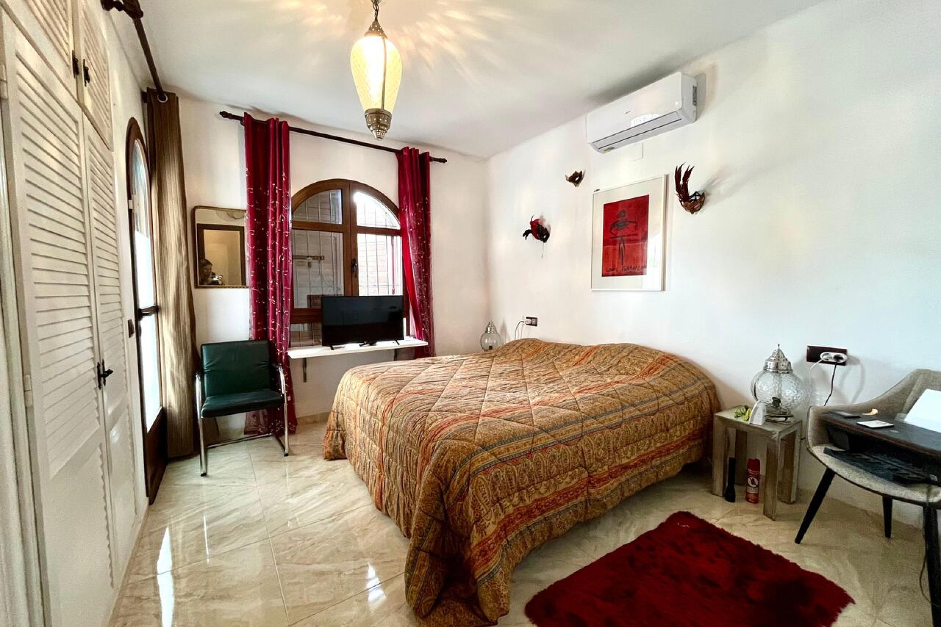 Resale - Villa -
Villamartin - Costa Blanca