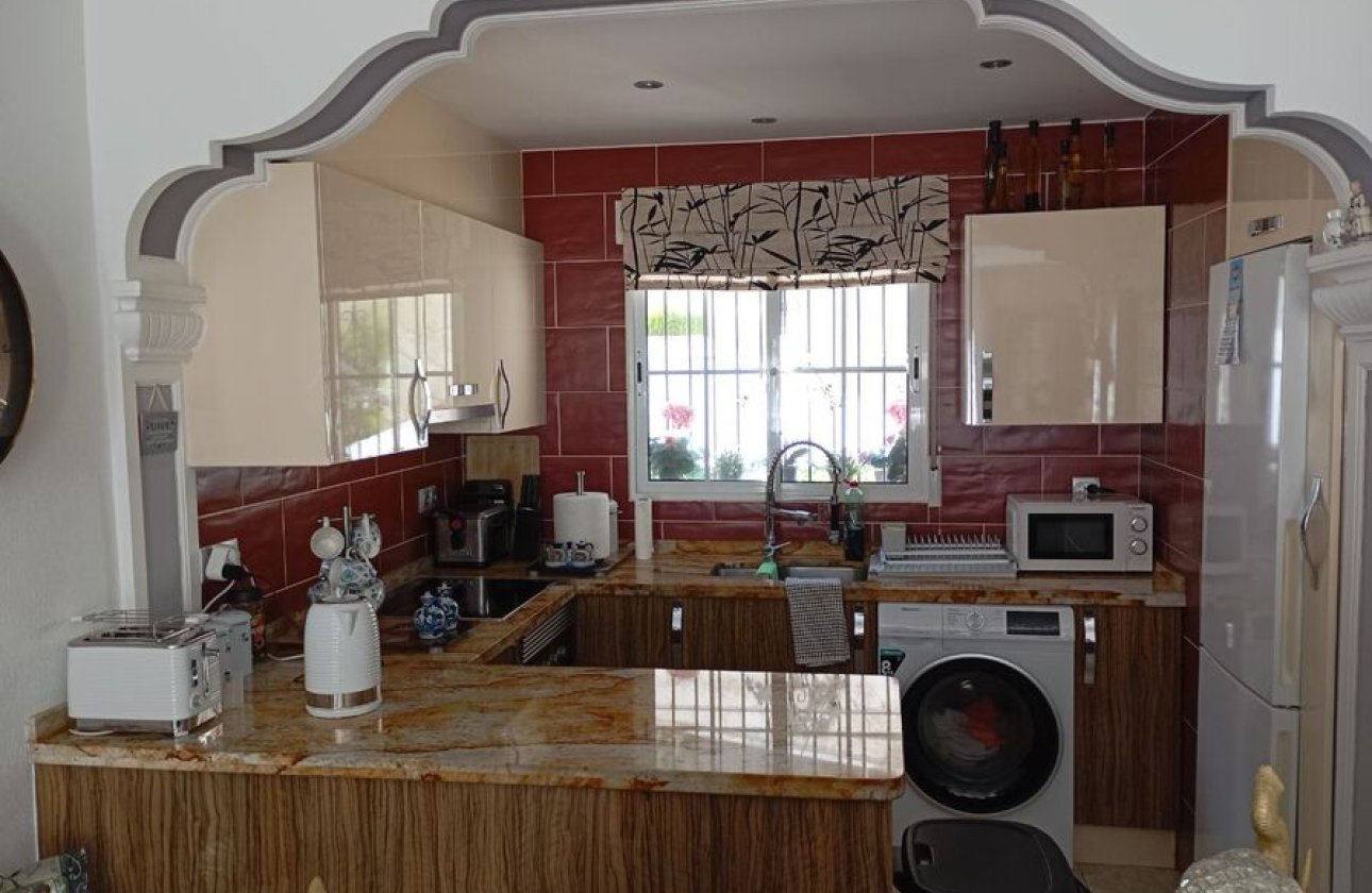 Resale - Villa -
Villamartin - Costa Blanca