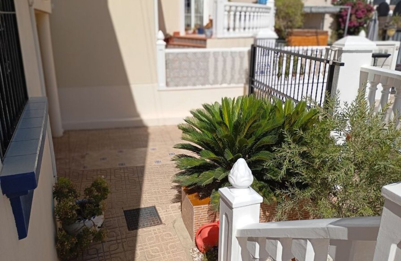 Resale - Villa -
Villamartin - Costa Blanca