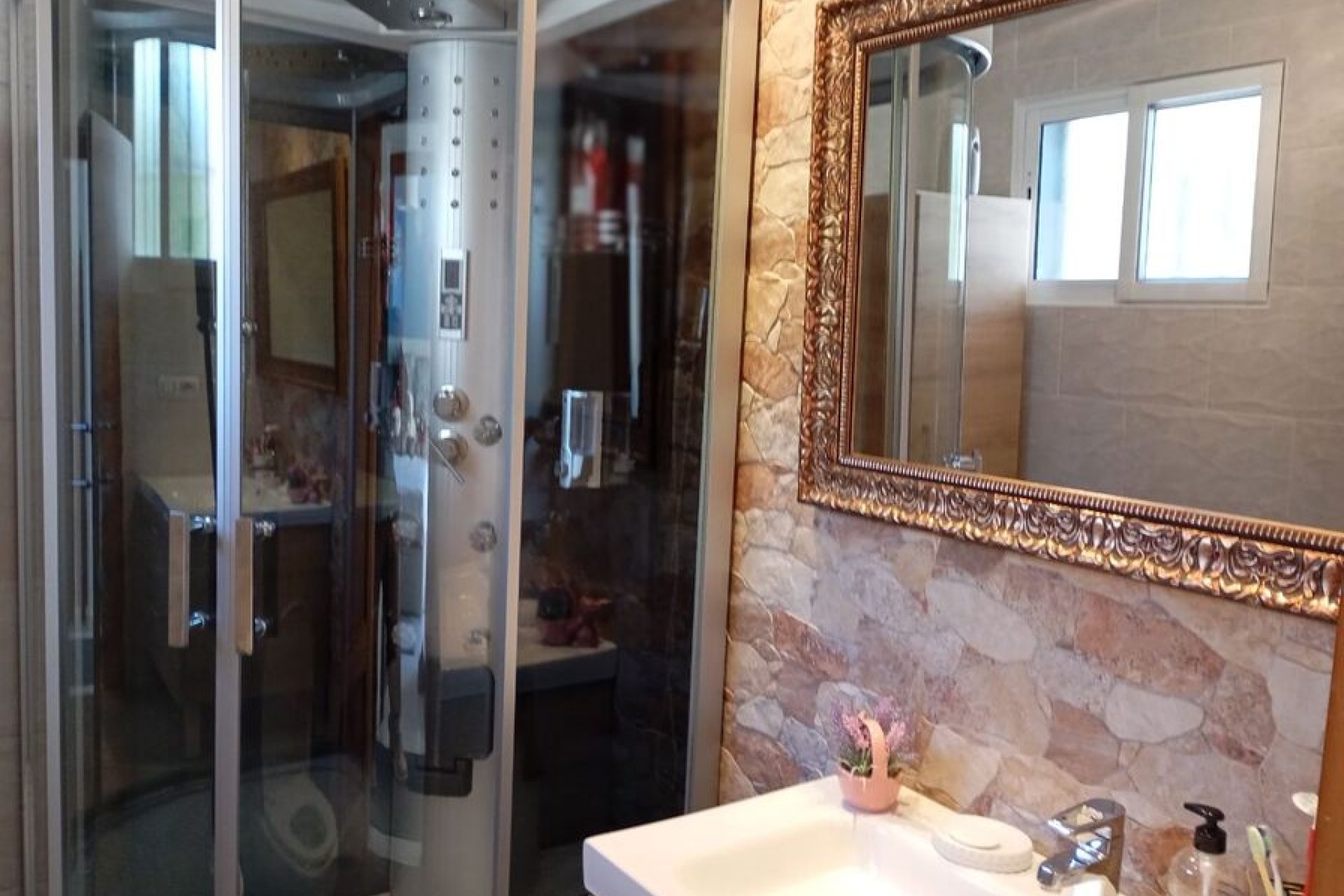 Resale - Villa -
Villamartin - Costa Blanca