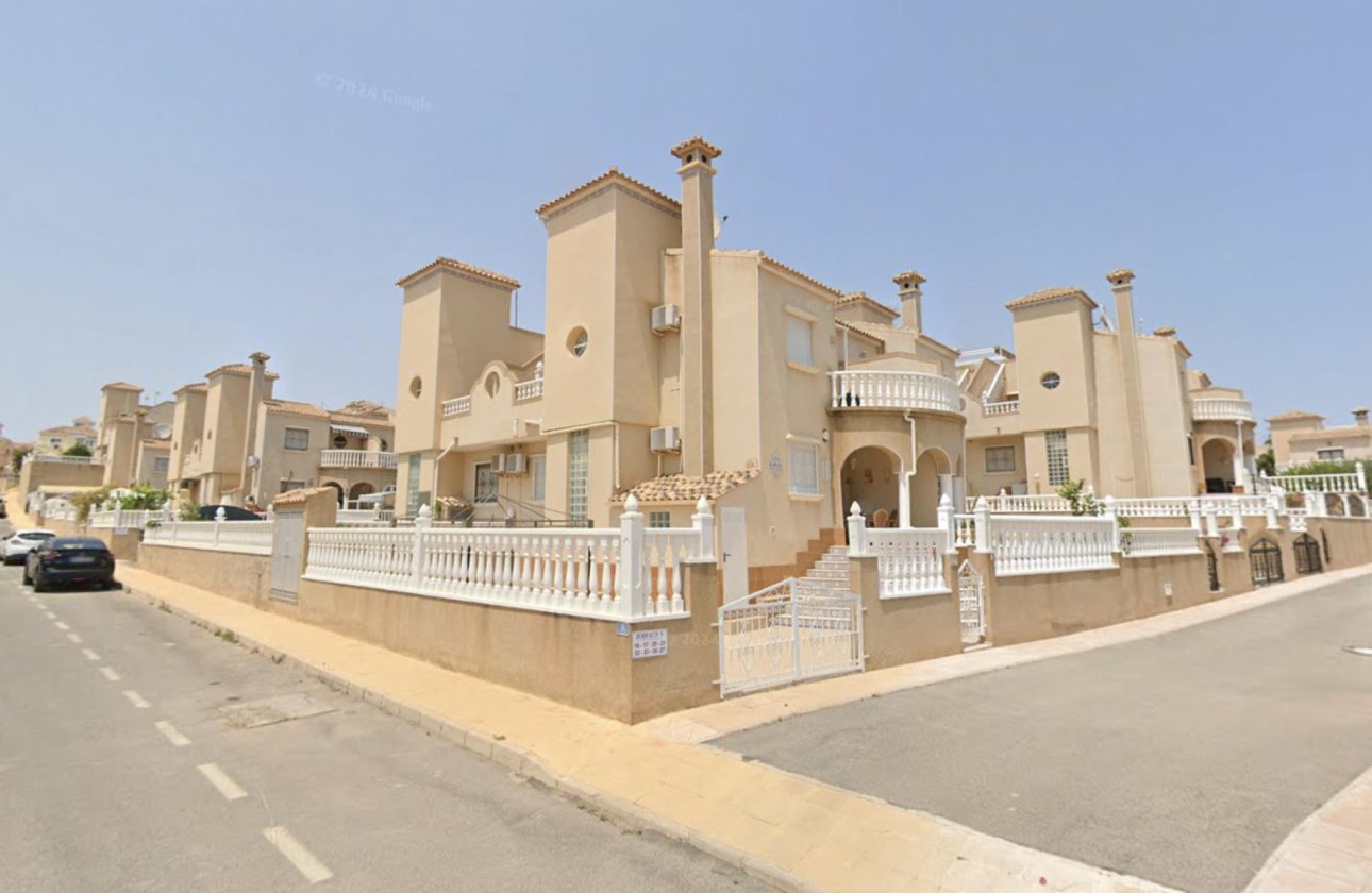 Resale - Villa -
Villamartin - Costa Blanca