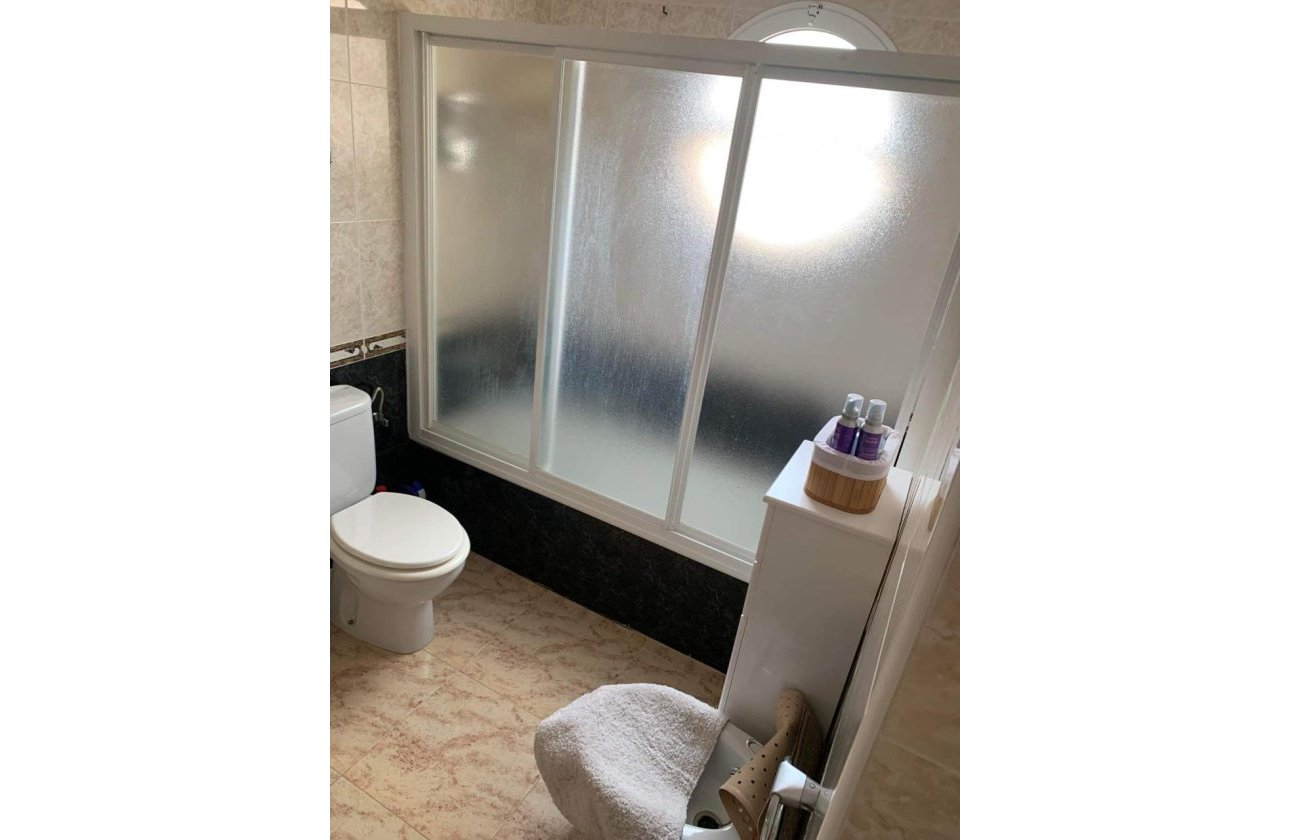 Resale - Villa -
Villamartin - Costa Blanca