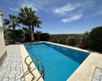 Resale - Villa -
Villamartin - Costa Blanca