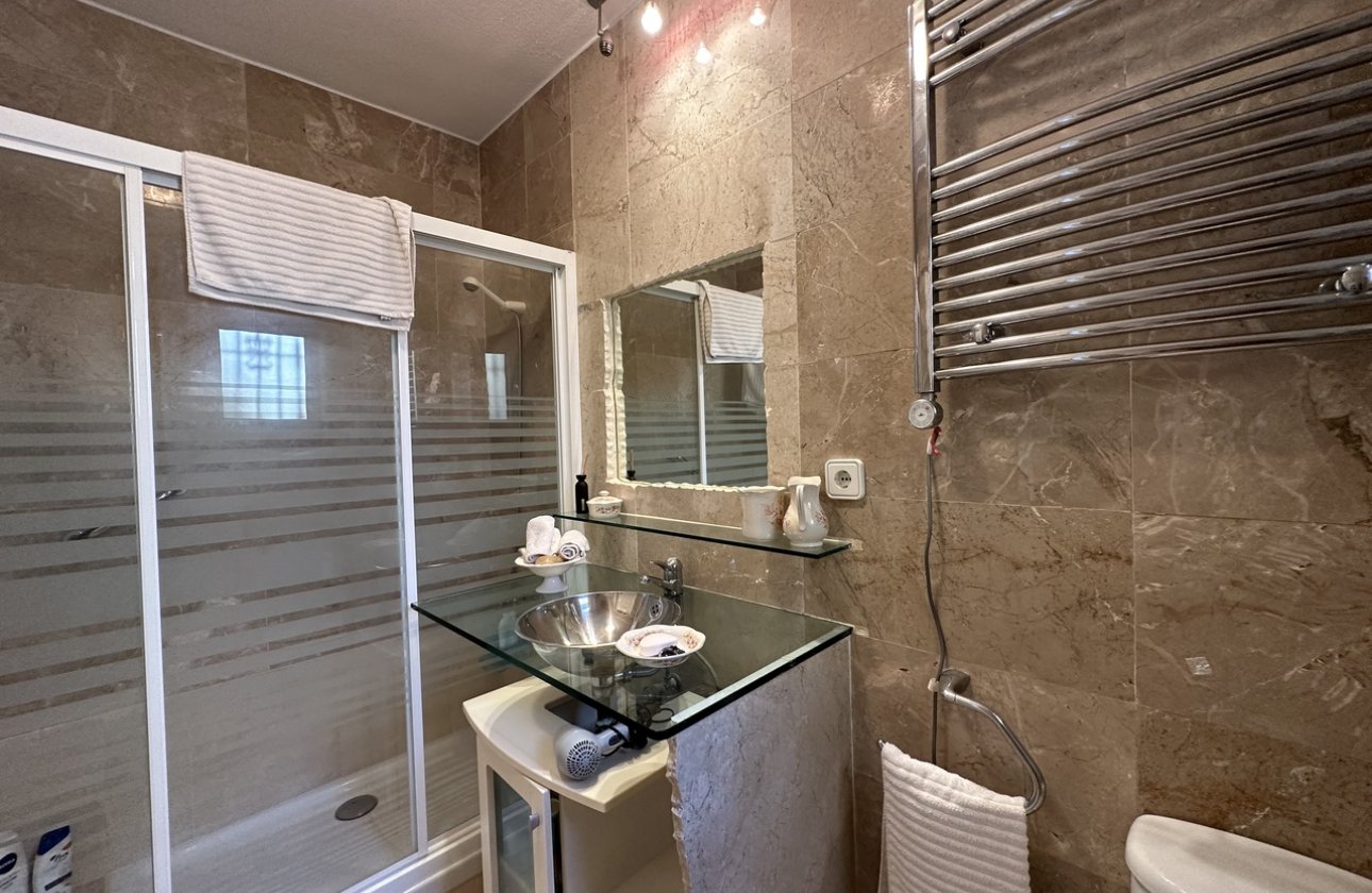 Resale - Villa -
Villamartin - Costa Blanca