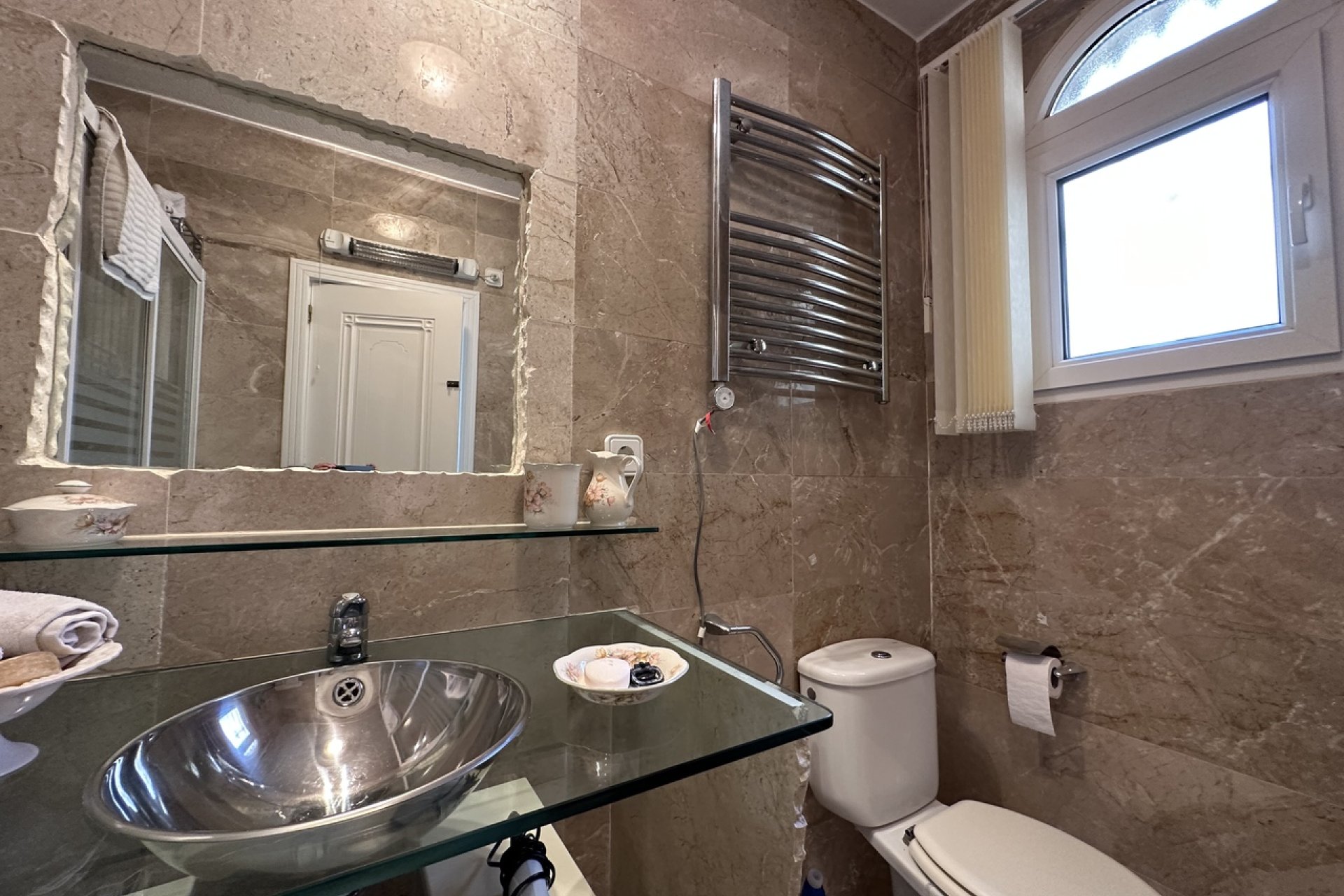 Resale - Villa -
Villamartin - Costa Blanca