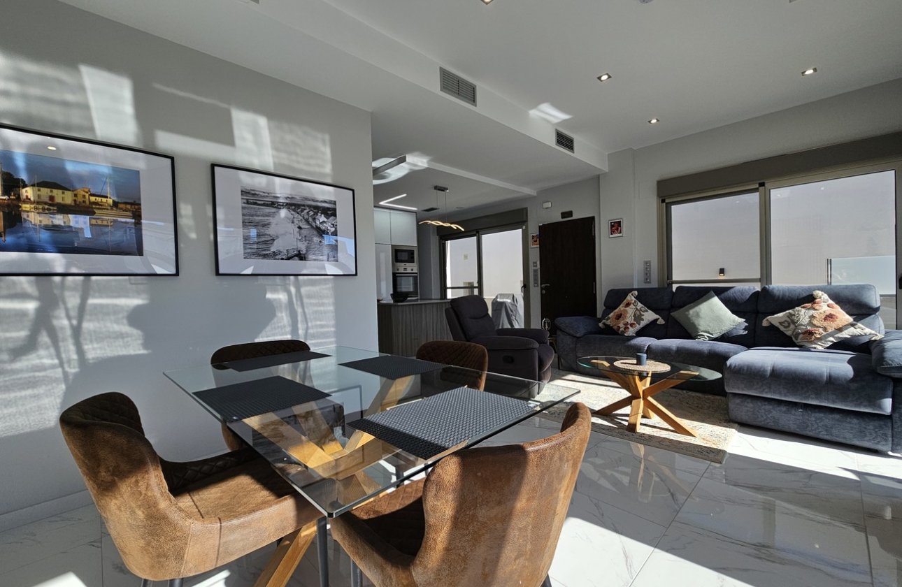 Resale - Villa -
Villamartin - Costa Blanca