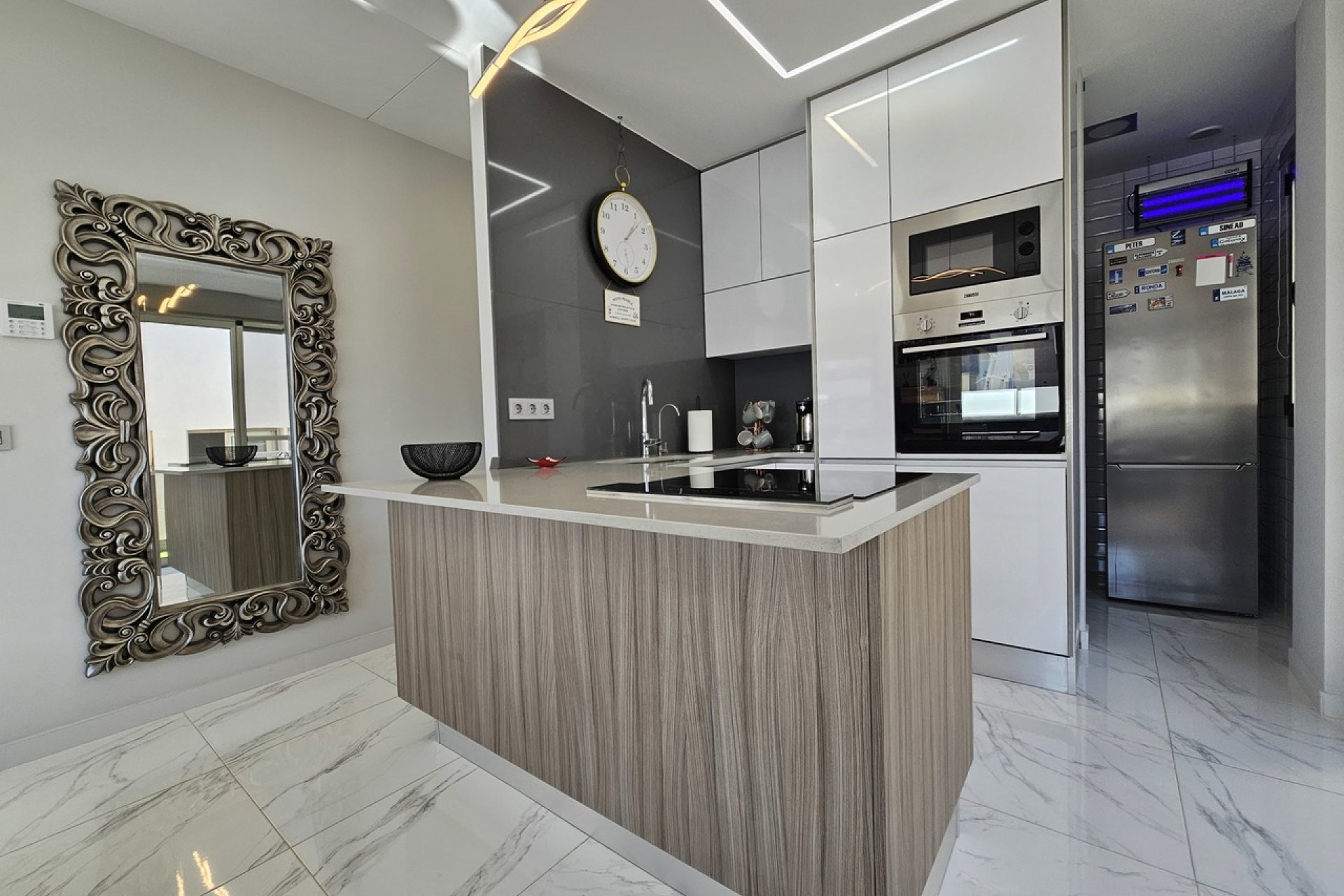 Resale - Villa -
Villamartin - Costa Blanca