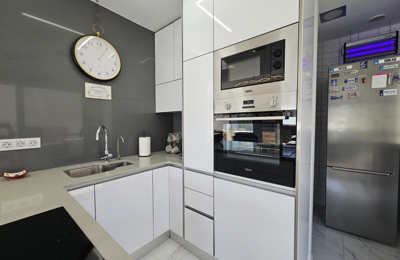 Resale - Villa -
Villamartin - Costa Blanca