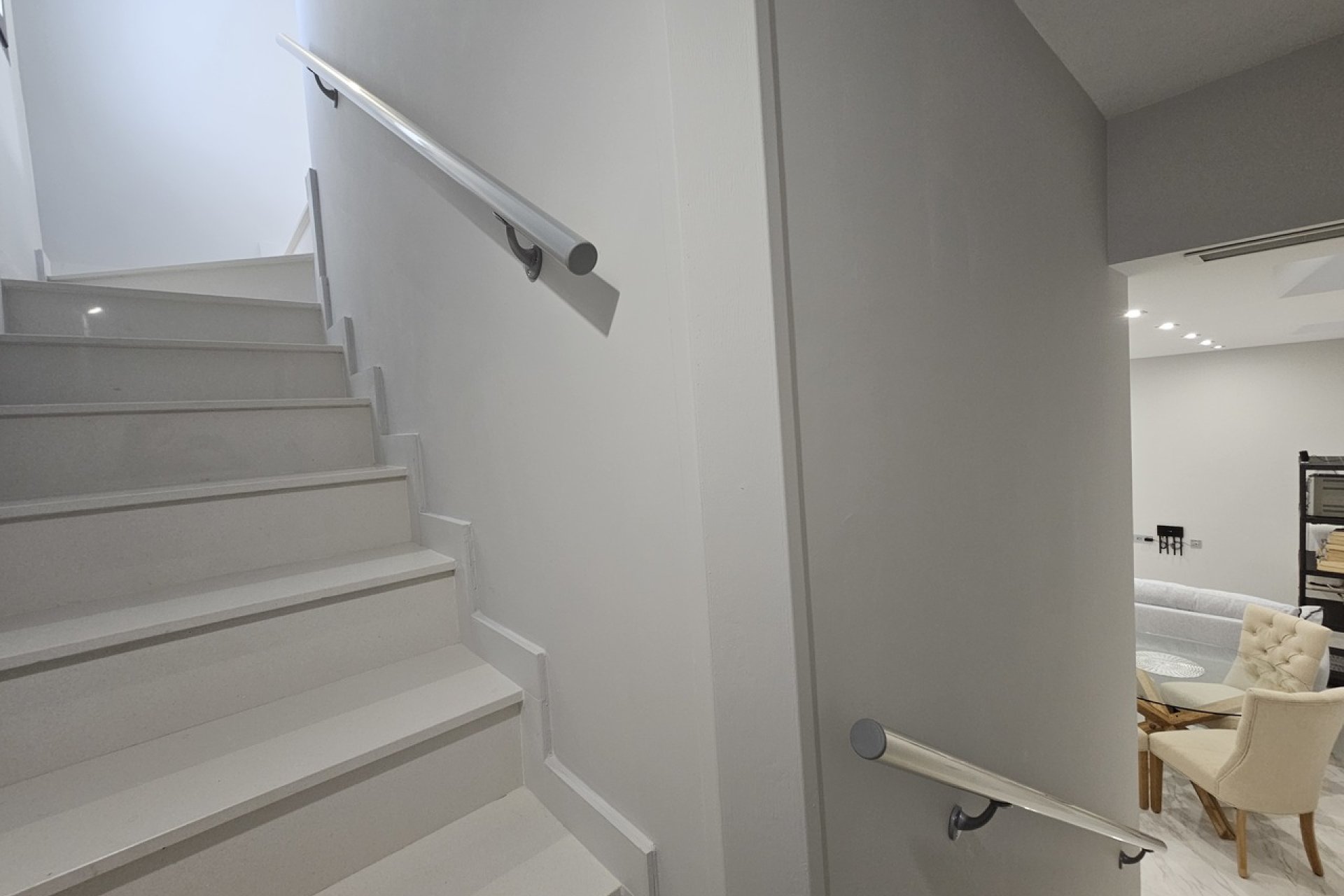 Resale - Villa -
Villamartin - Costa Blanca