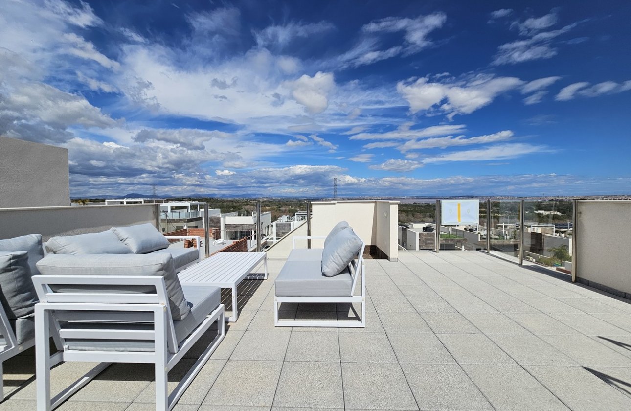 Resale - Villa -
Villamartin - Costa Blanca