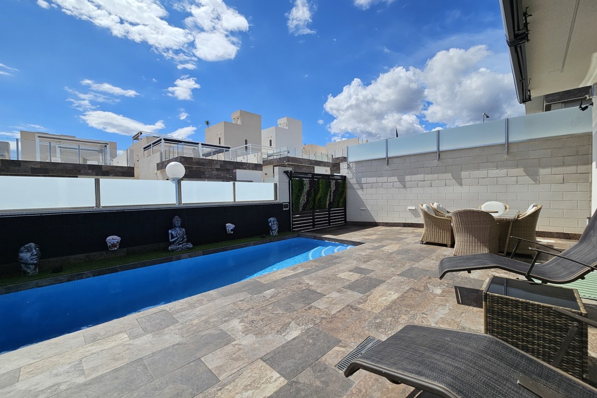 Resale - Villa -
Villamartin - Costa Blanca