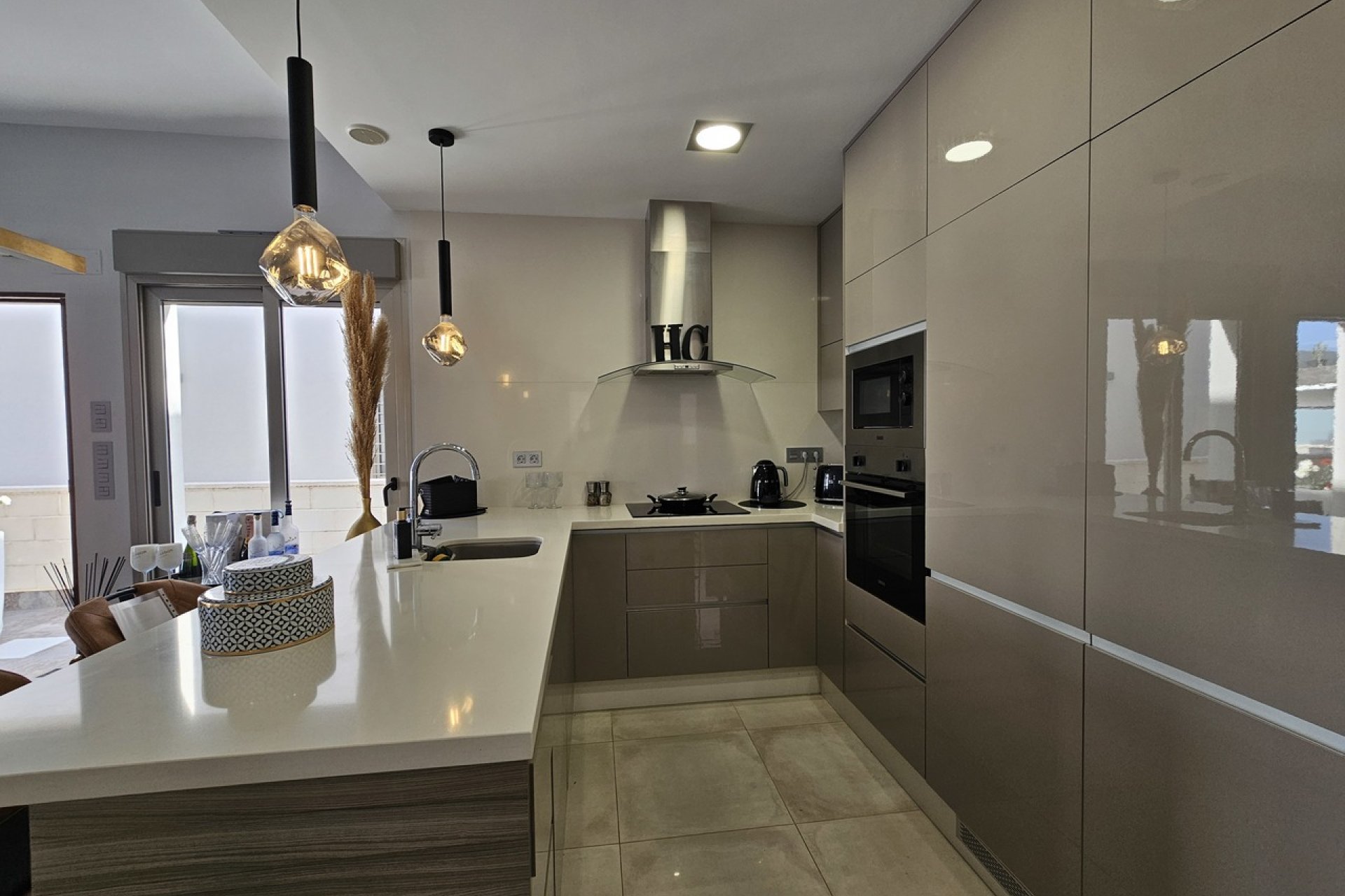 Resale - Villa -
Villamartin - Costa Blanca