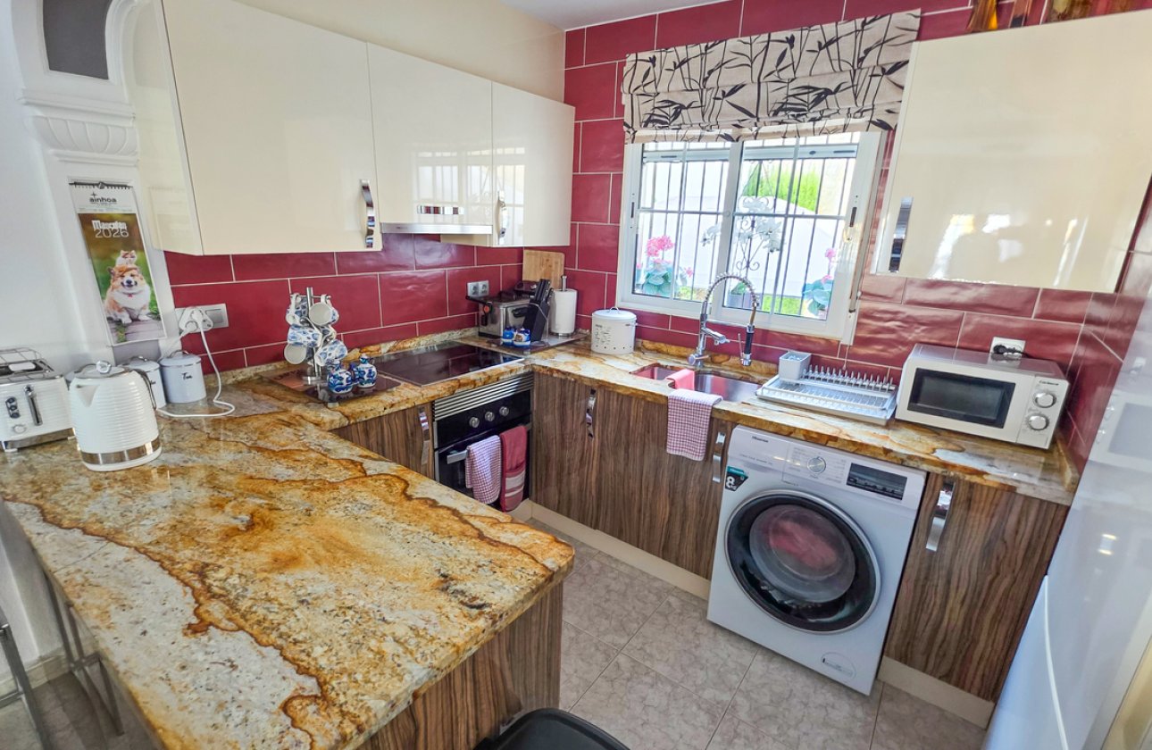 Resale - Villa -
Villamartin - Costa Blanca