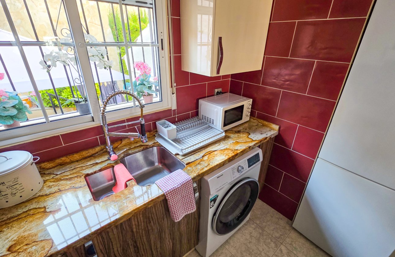 Resale - Villa -
Villamartin - Costa Blanca