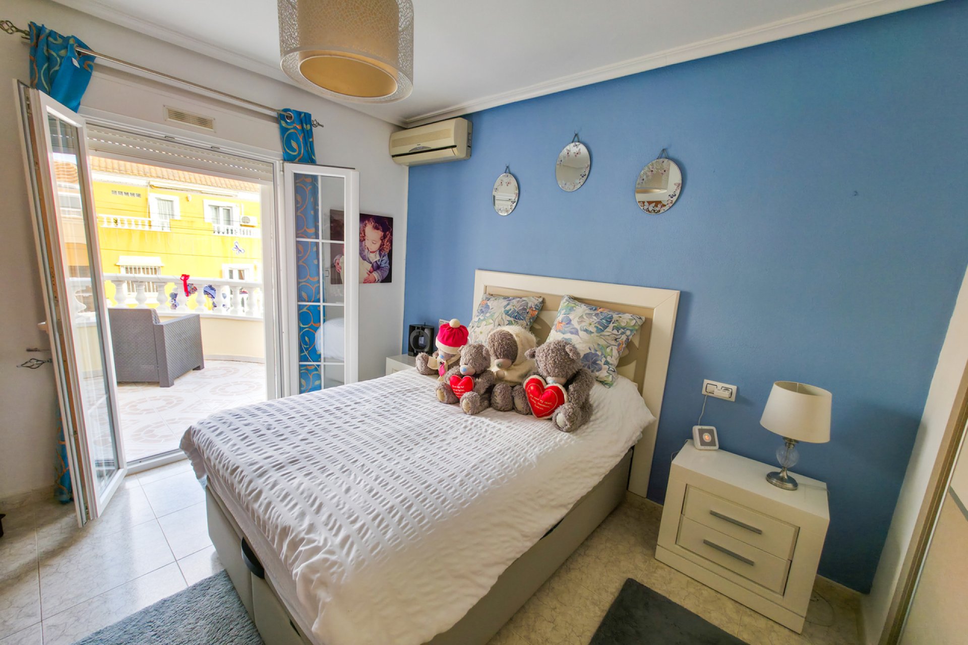 Resale - Villa -
Villamartin - Costa Blanca