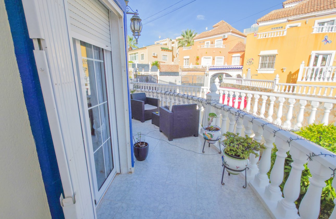 Resale - Villa -
Villamartin - Costa Blanca