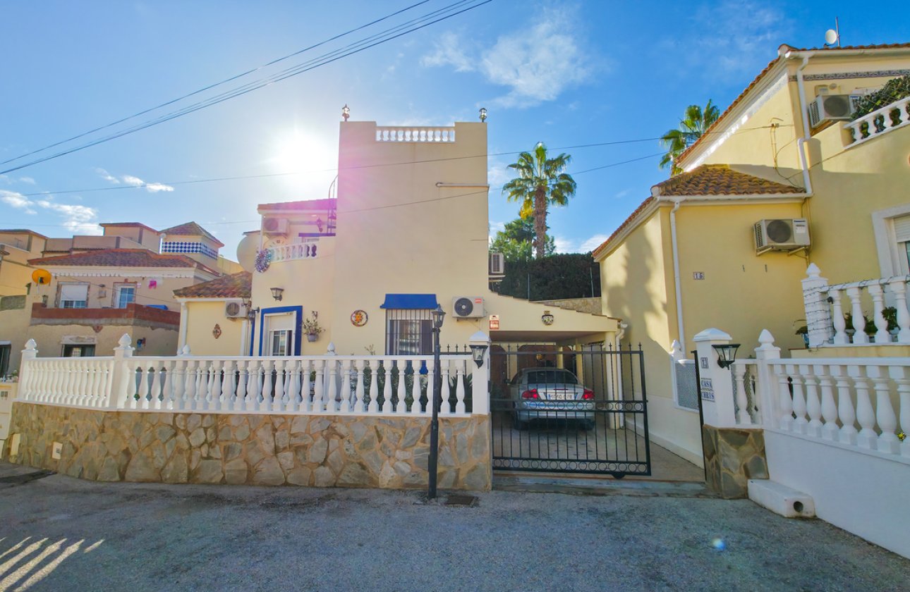Resale - Villa -
Villamartin - Costa Blanca