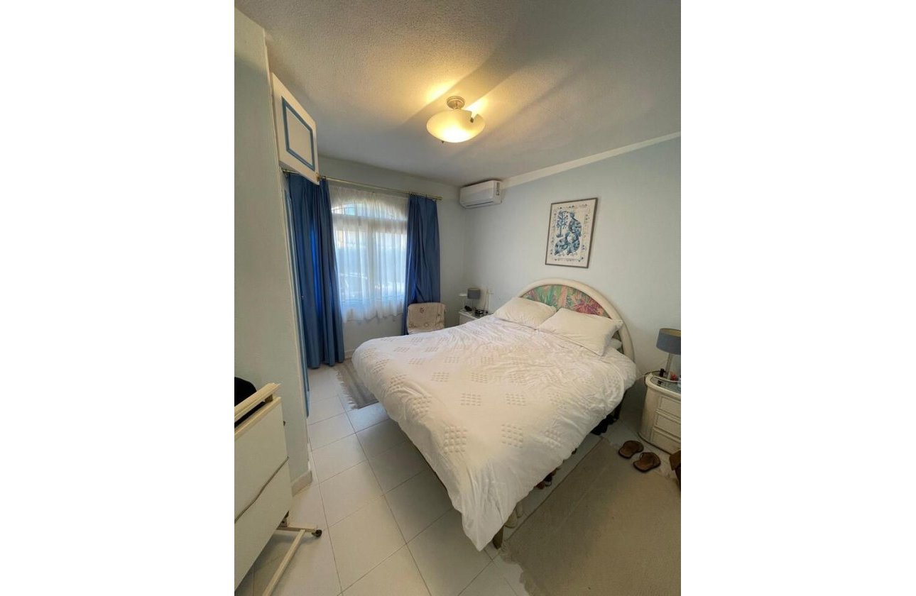 Resale - Villa -
Villamartin - Costa Blanca