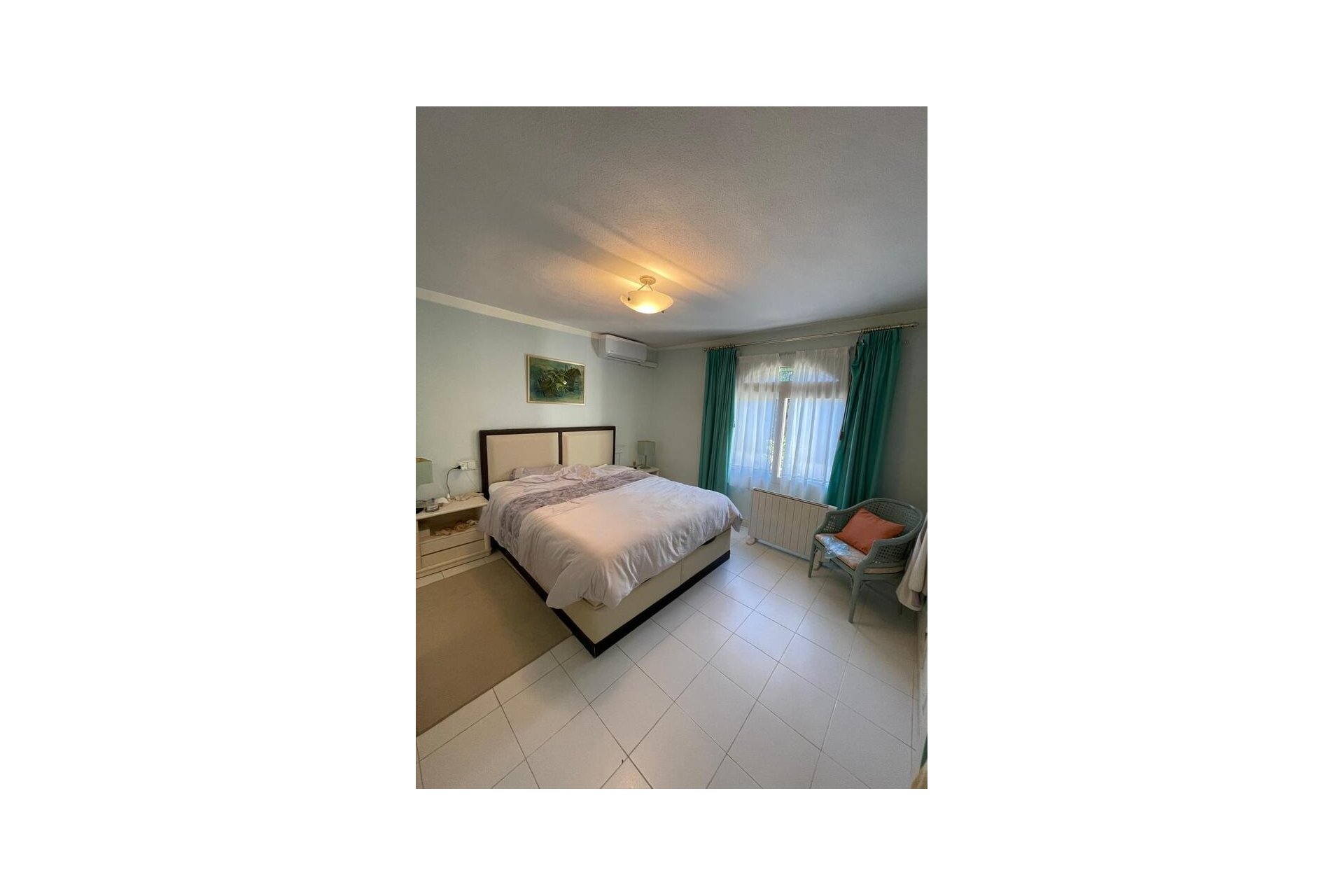 Resale - Villa -
Villamartin - Costa Blanca