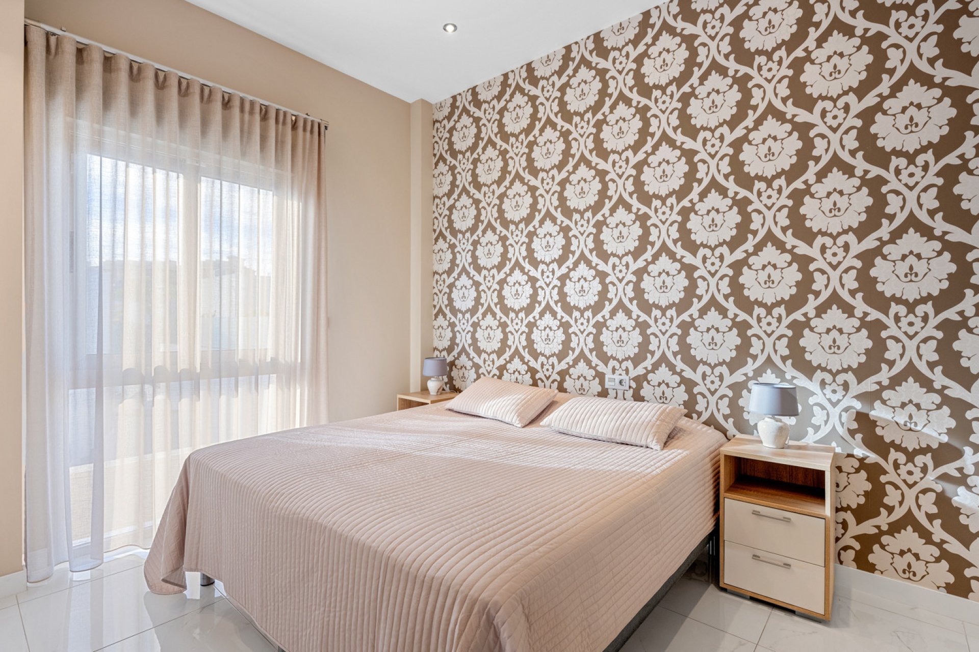 Resale - Villa -
Villamartin - Costa Blanca