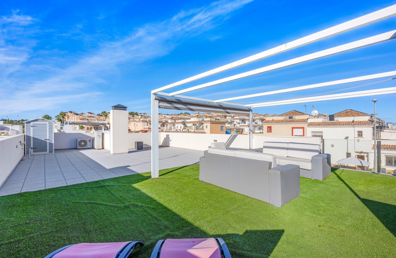 Resale - Villa -
Villamartin - Costa Blanca