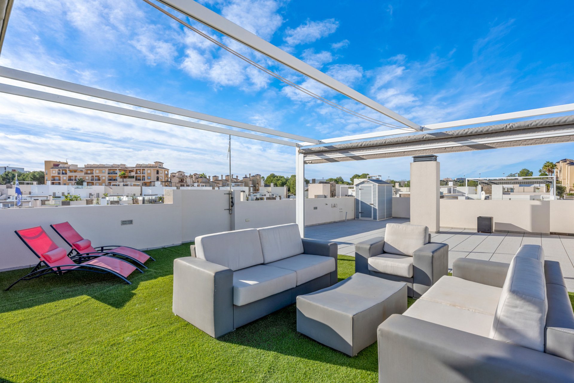 Resale - Villa -
Villamartin - Costa Blanca