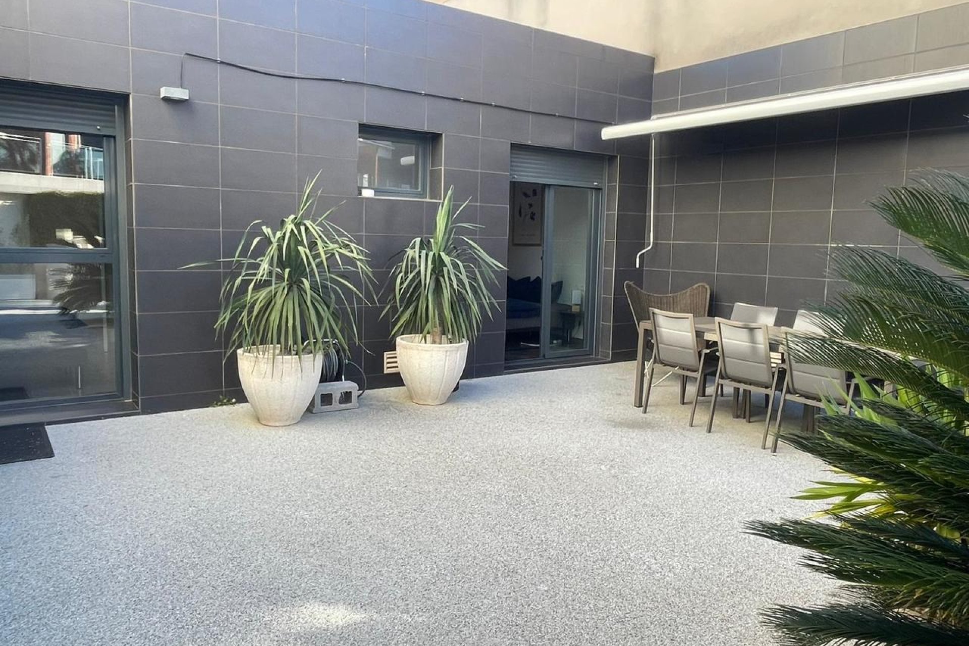 Resale - Villa -
Villamartin - Costa Blanca