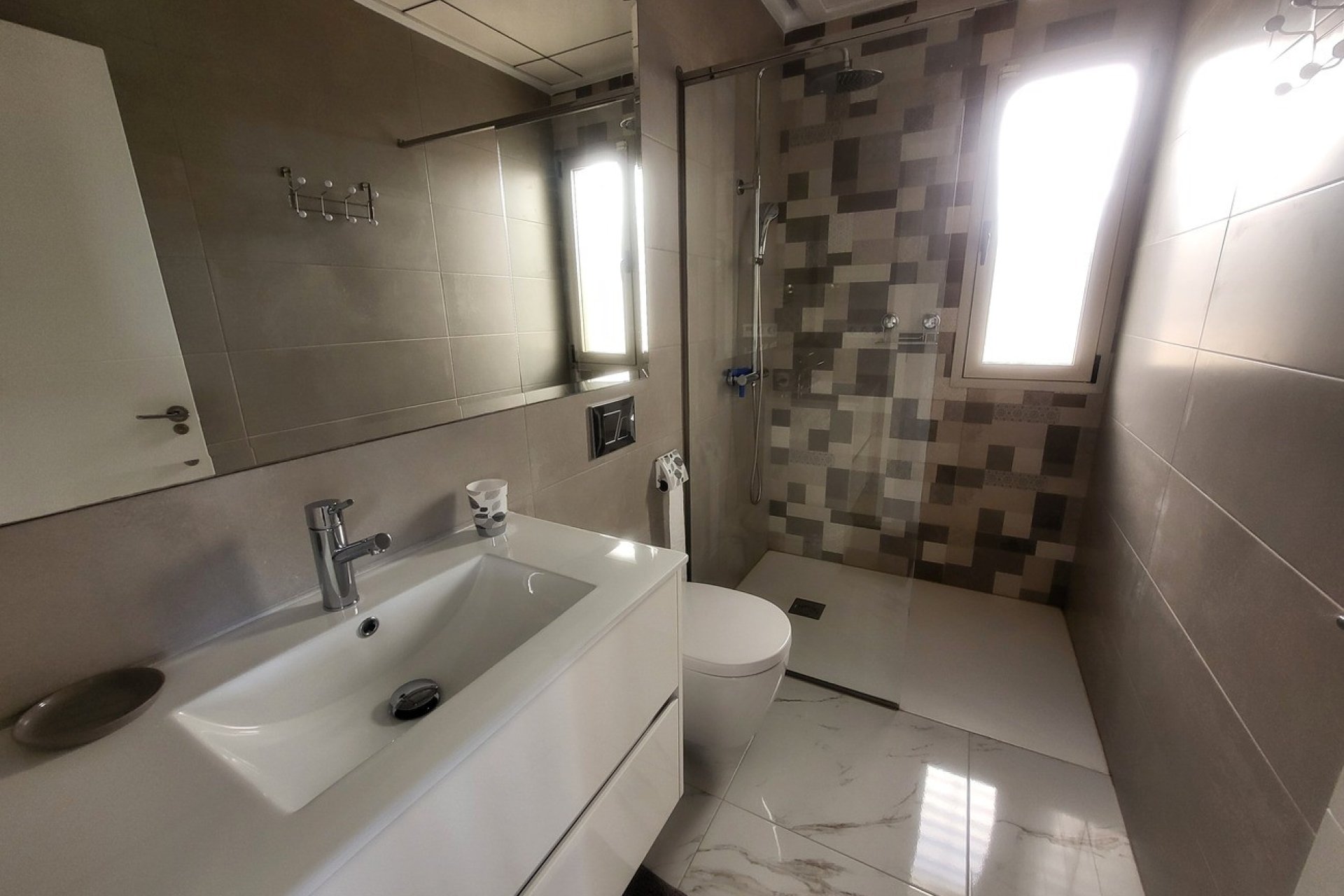 Resale - Villa -
Villamartin - Costa Blanca