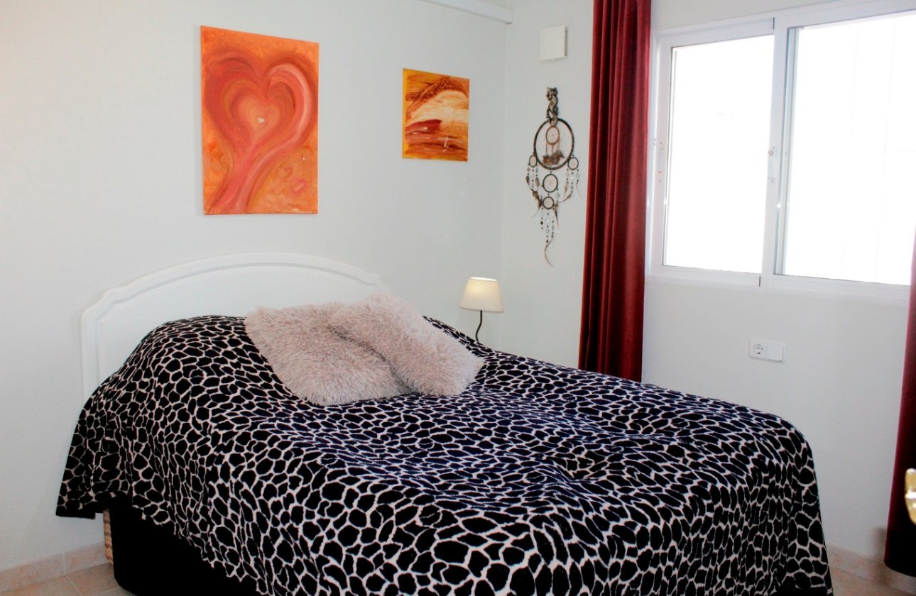 Resale - Villa -
Villamartin - Costa Blanca