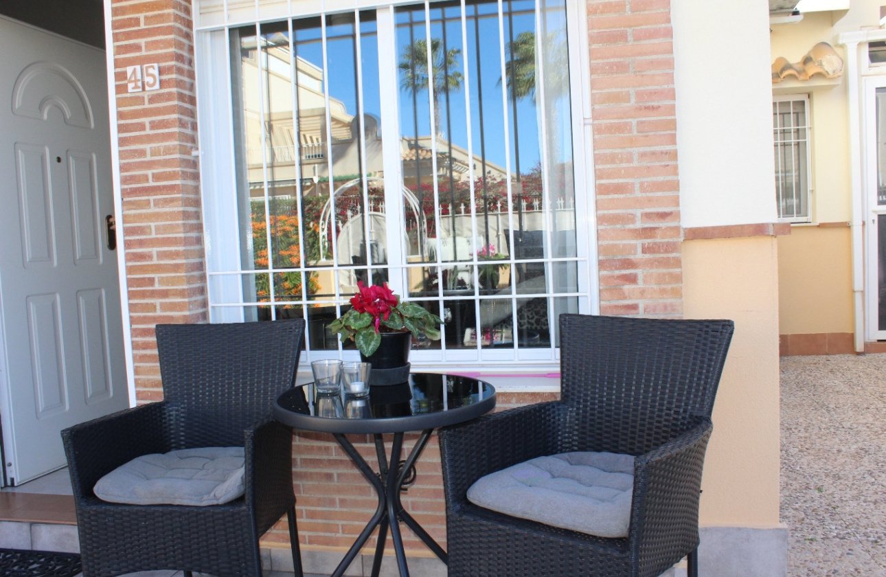 Resale - Villa -
Villamartin - Costa Blanca