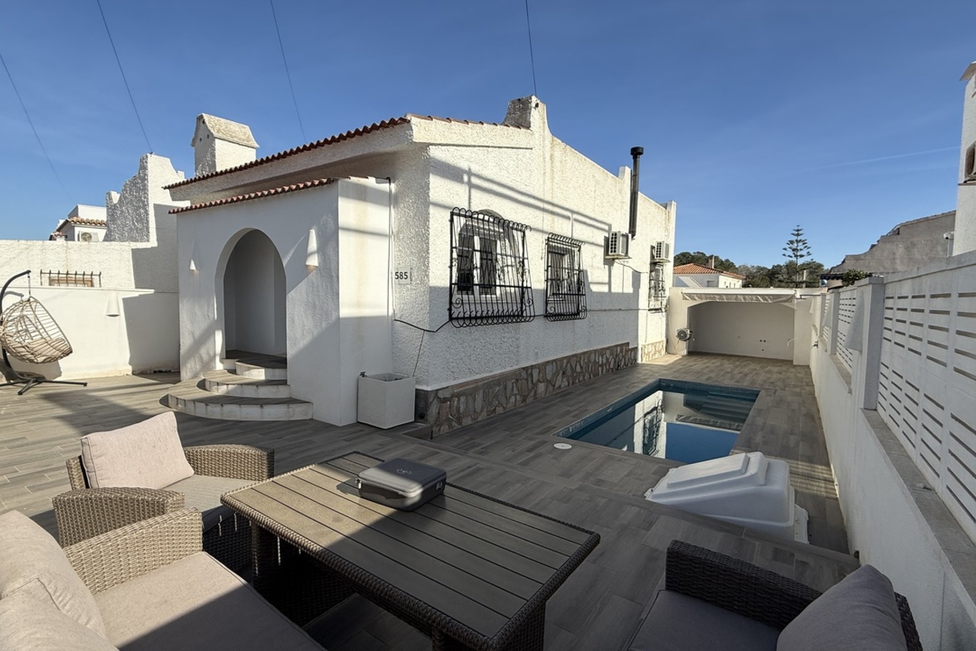Resale - Villa -
Villamartin - Costa Blanca