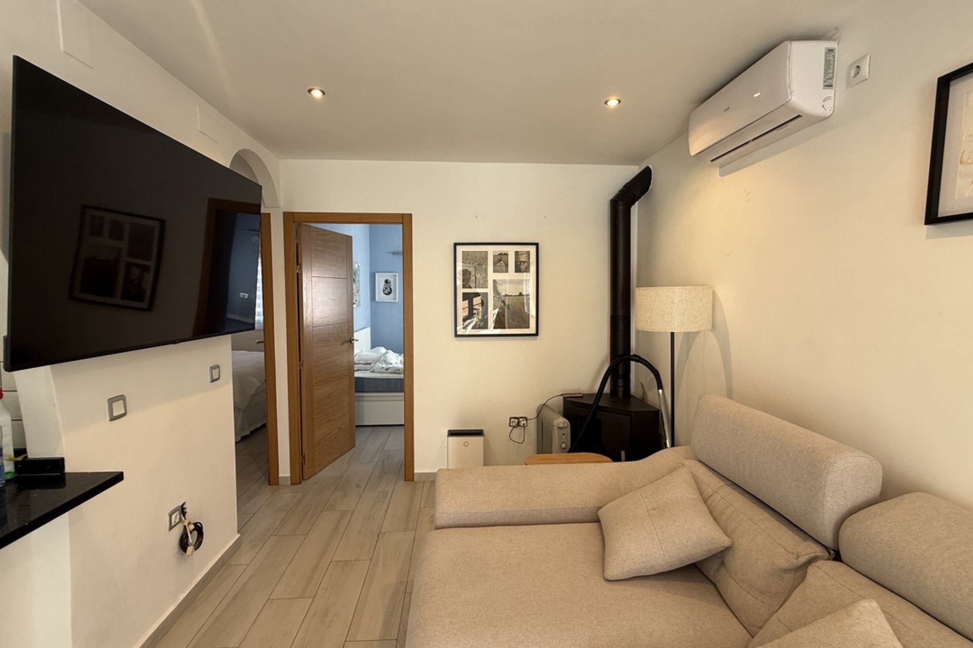 Resale - Villa -
Villamartin - Costa Blanca