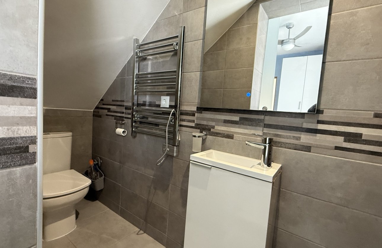 Resale - Villa -
Villamartin - Costa Blanca