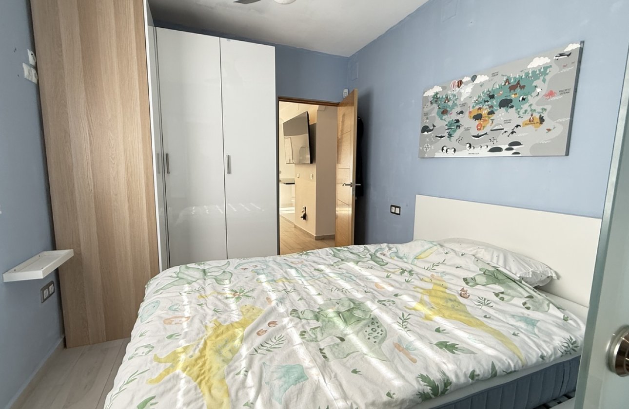 Resale - Villa -
Villamartin - Costa Blanca