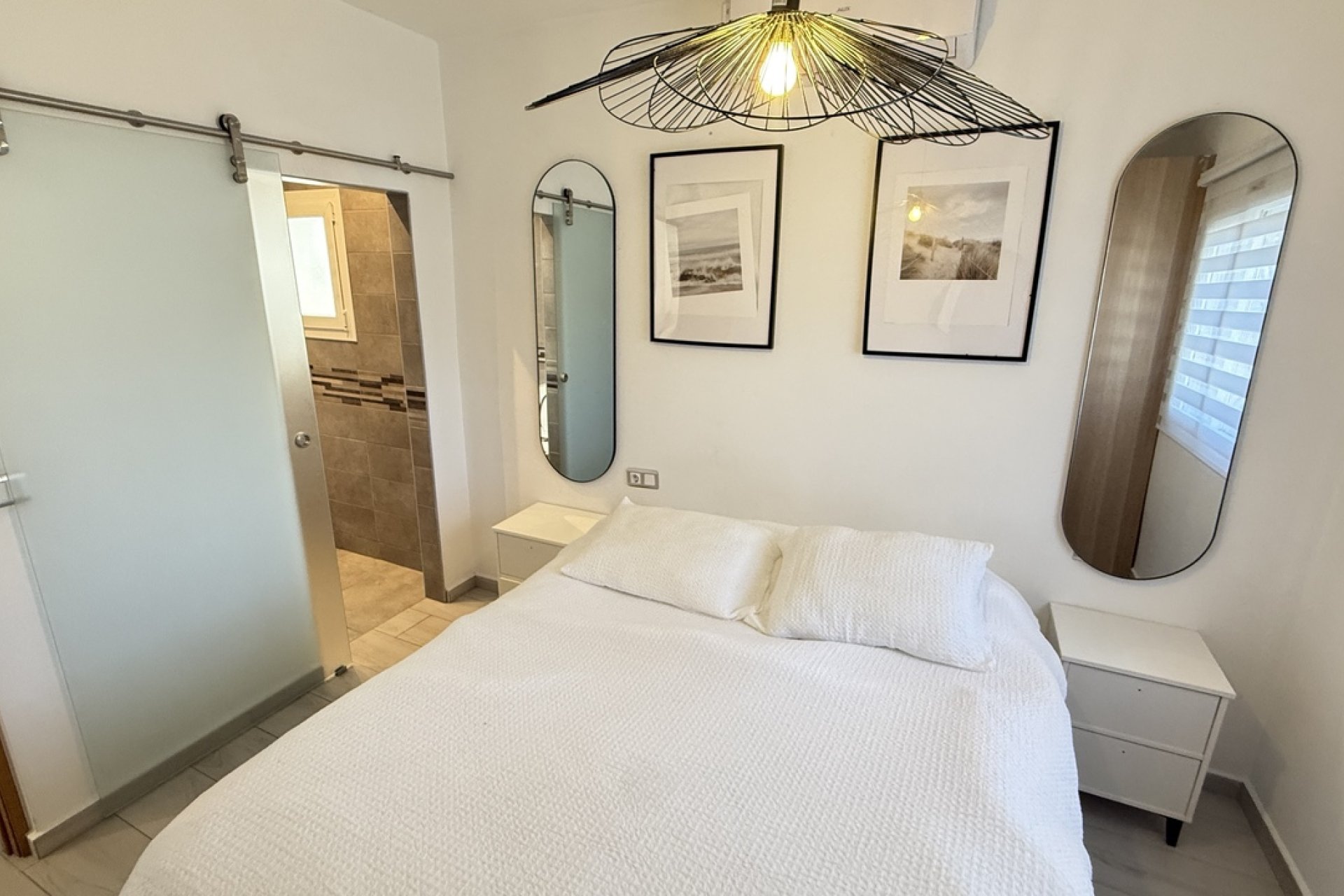 Resale - Villa -
Villamartin - Costa Blanca