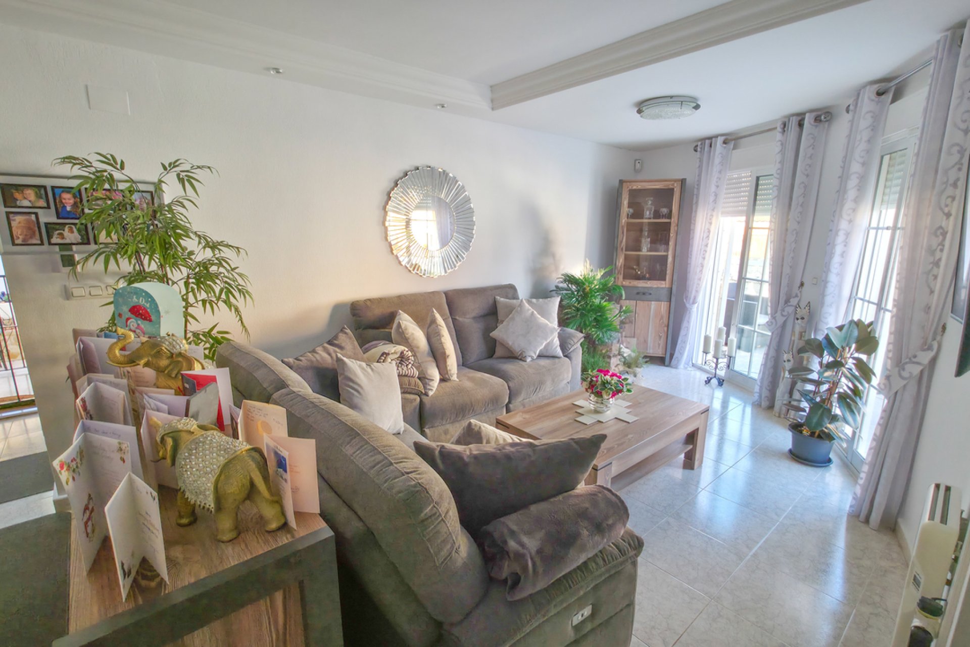 Resale - Villa -
Villamartin - Costa Blanca