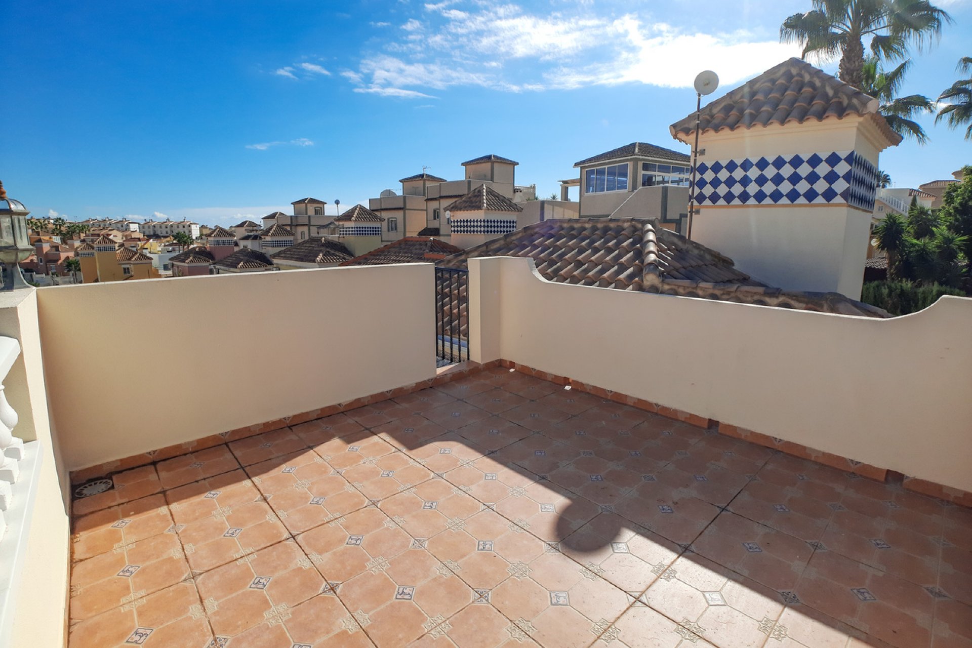 Resale - Villa -
Villamartin - Costa Blanca