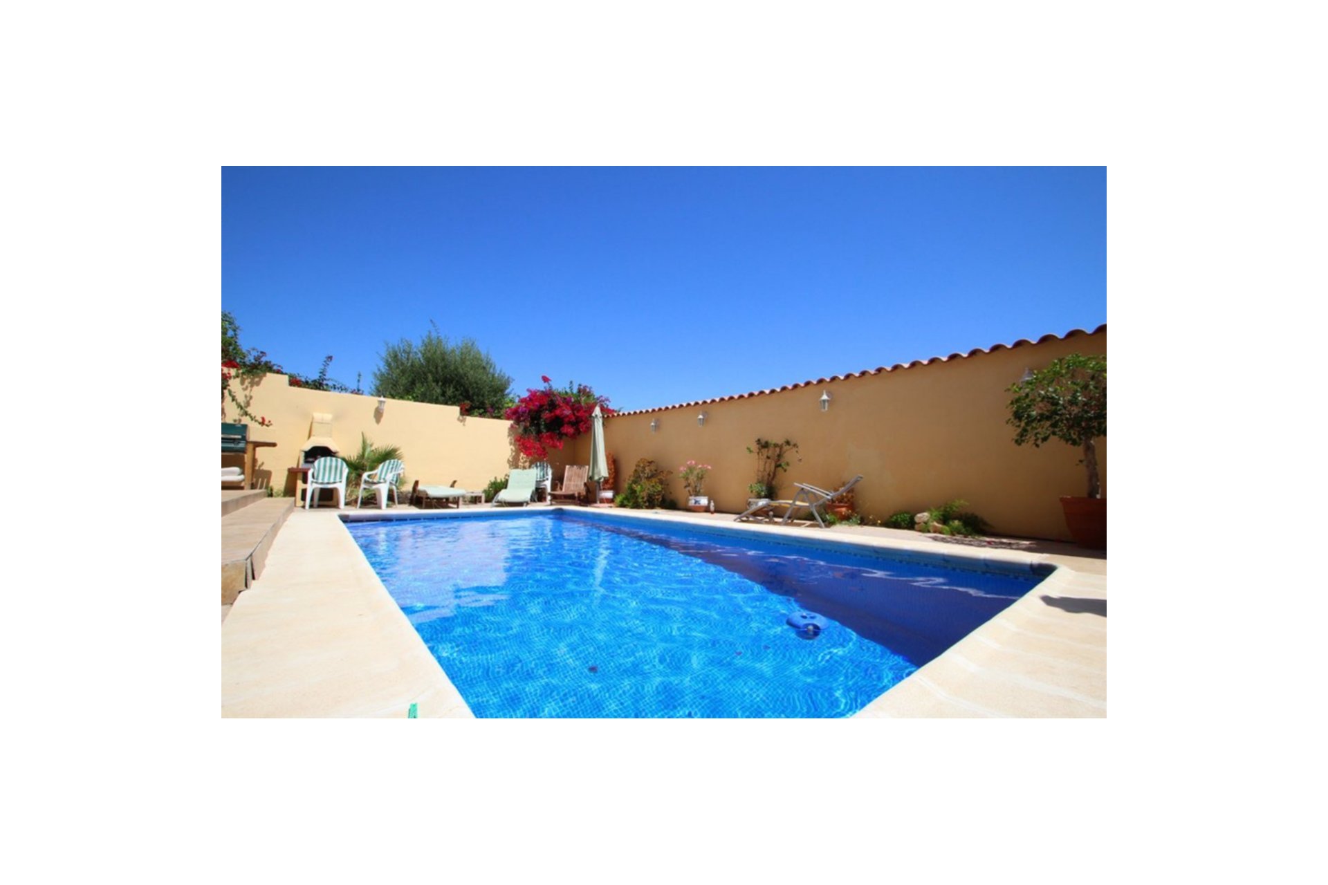 Resale - Villa -
Villamartin - Costa Blanca