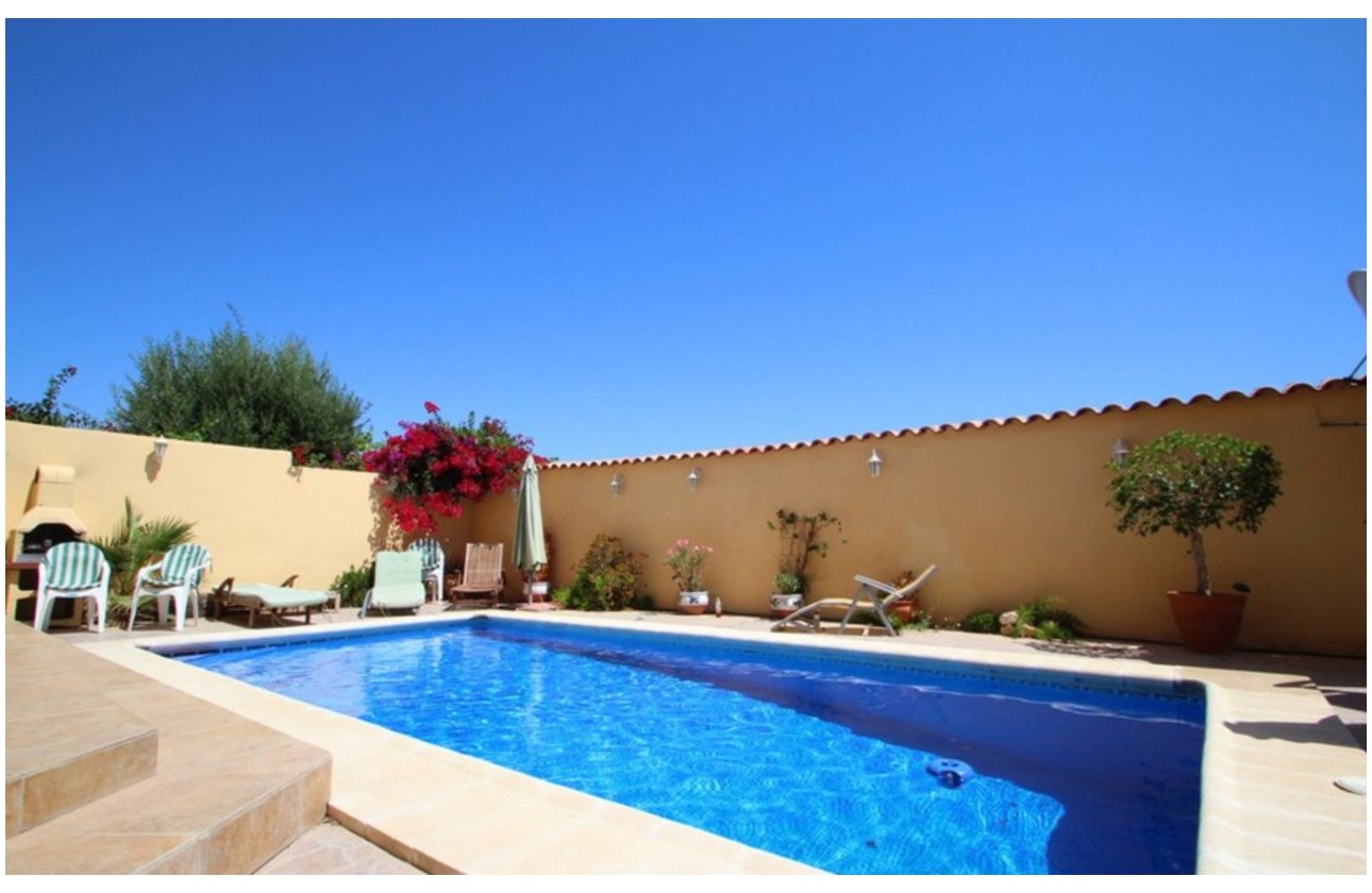 Resale - Villa -
Villamartin - Costa Blanca
