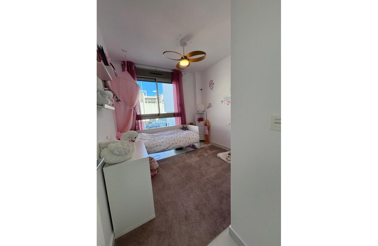 Resale - Villa -
Villamartin - Costa Blanca