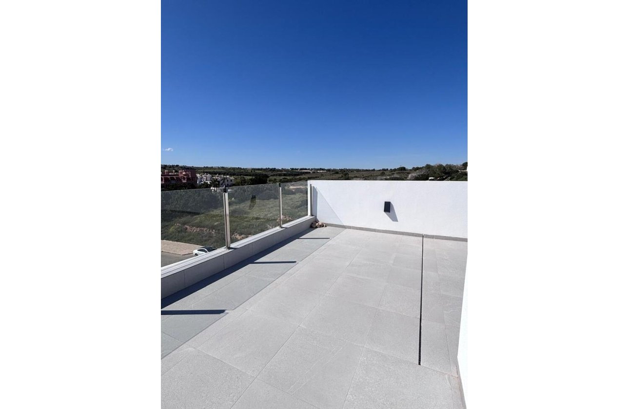 Resale - Villa -
Villamartin - Costa Blanca