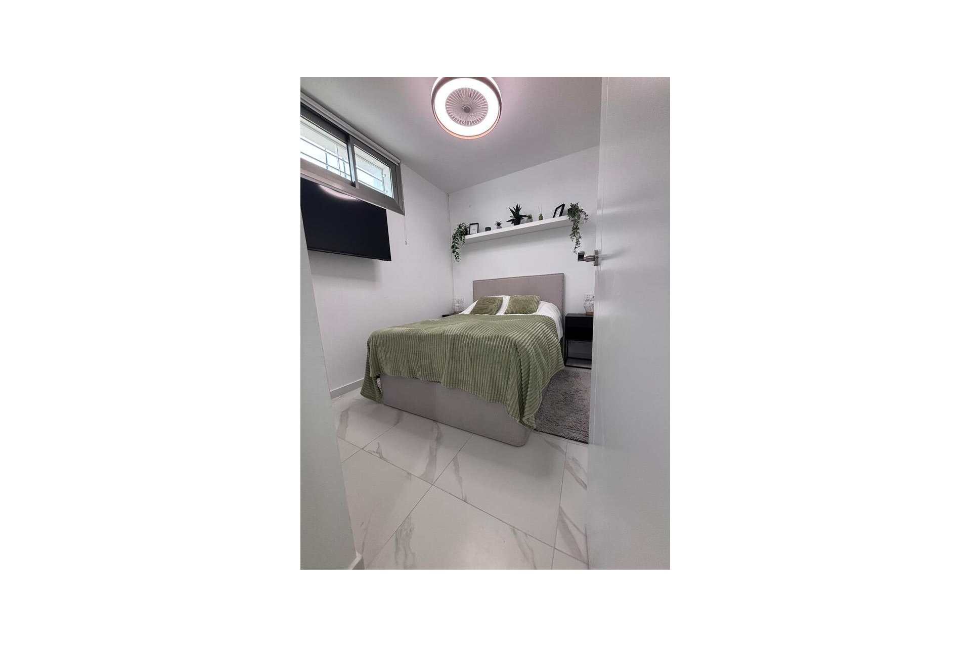 Resale - Villa -
Villamartin - Costa Blanca