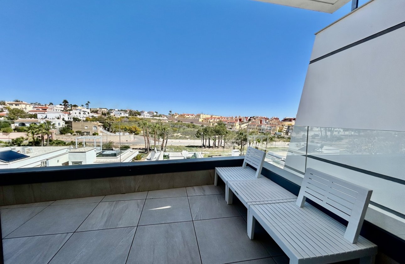 Resale - Villa -
Villamartin - Costa Blanca