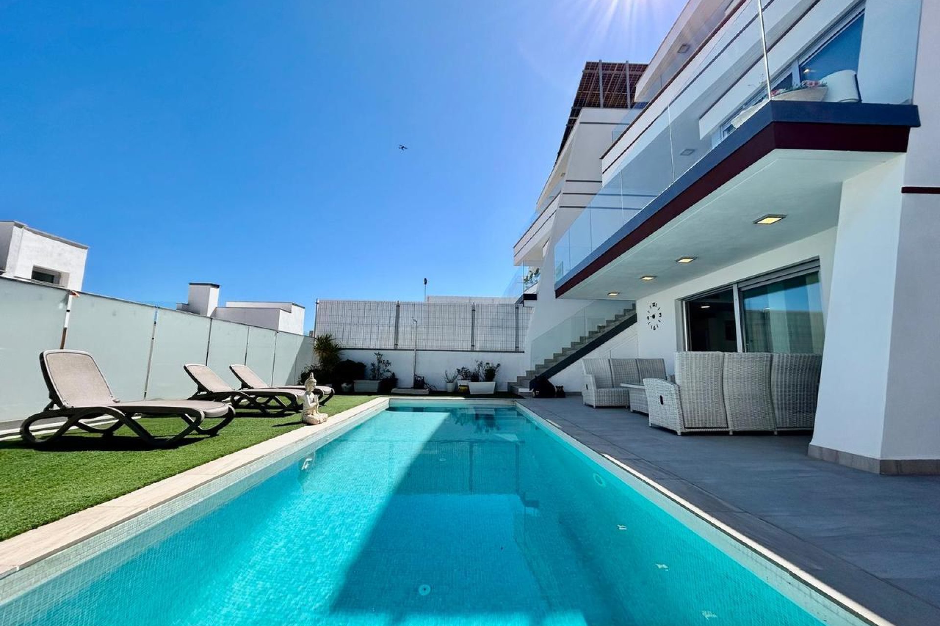 Resale - Villa -
Villamartin - Costa Blanca