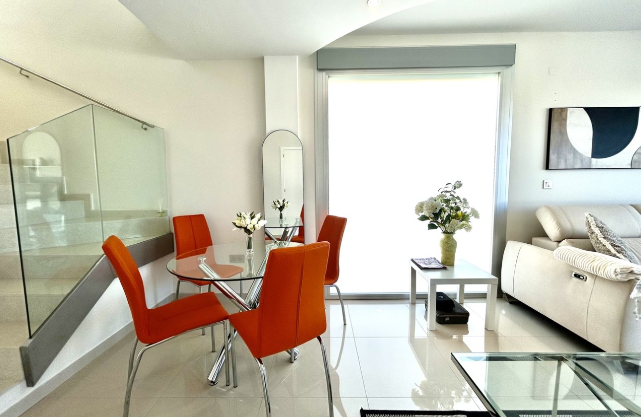 Resale - Villa -
Villamartin - Costa Blanca