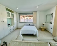 Resale - Villa -
Villamartin - Costa Blanca