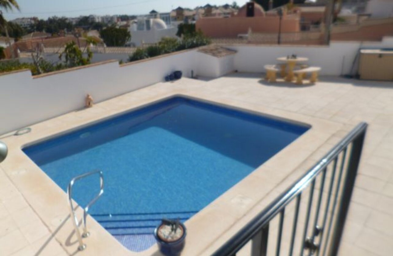 Resale - Villa -
Villamartin - Costa Blanca