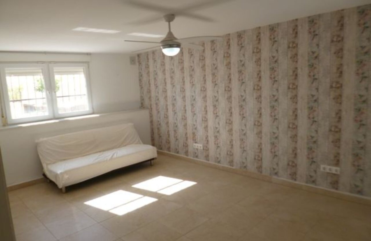 Resale - Villa -
Villamartin - Costa Blanca