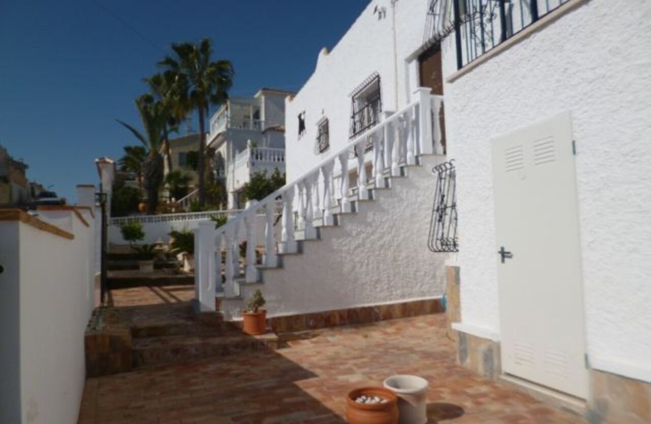 Resale - Villa -
Villamartin - Costa Blanca